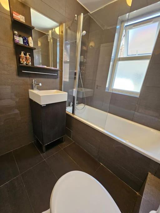 2 Bedroom Flat In Camden Londýn Exteriér fotografie